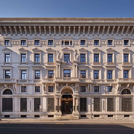 Doubletree By Hilton Trieste Esterno foto
