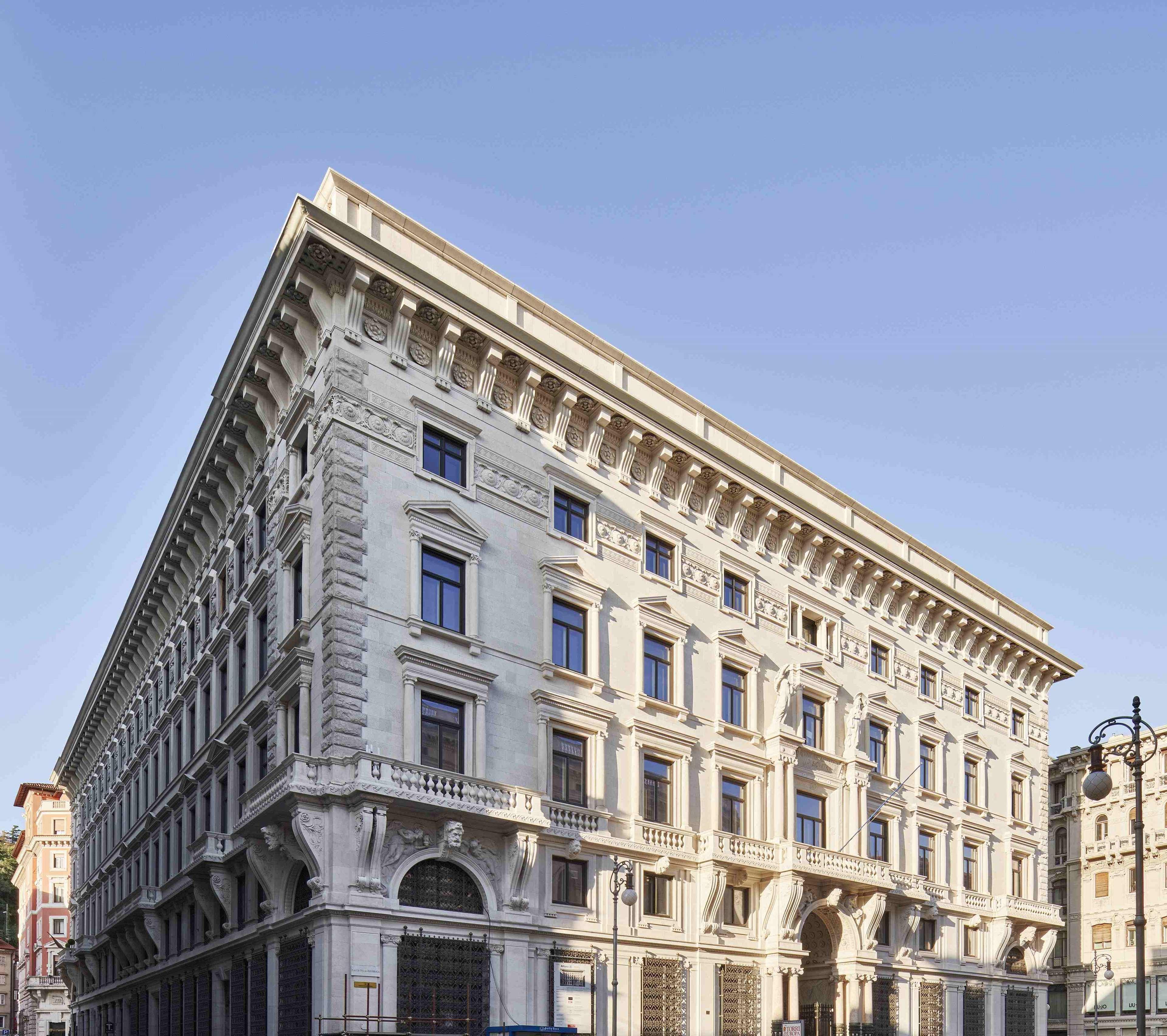 Doubletree By Hilton Trieste Esterno foto