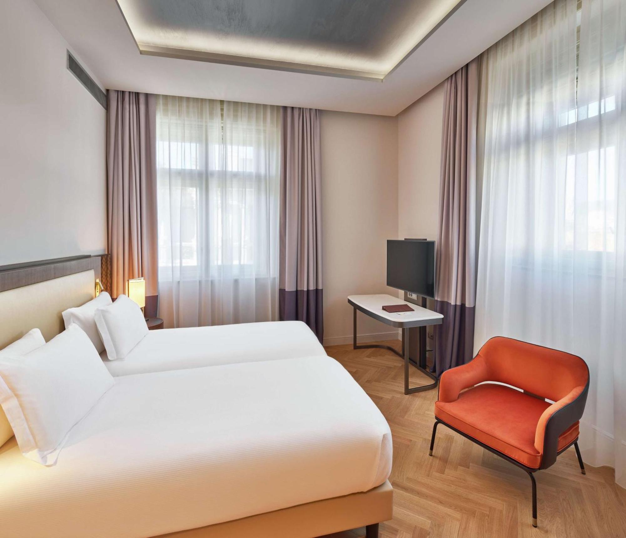 Doubletree By Hilton Trieste Esterno foto