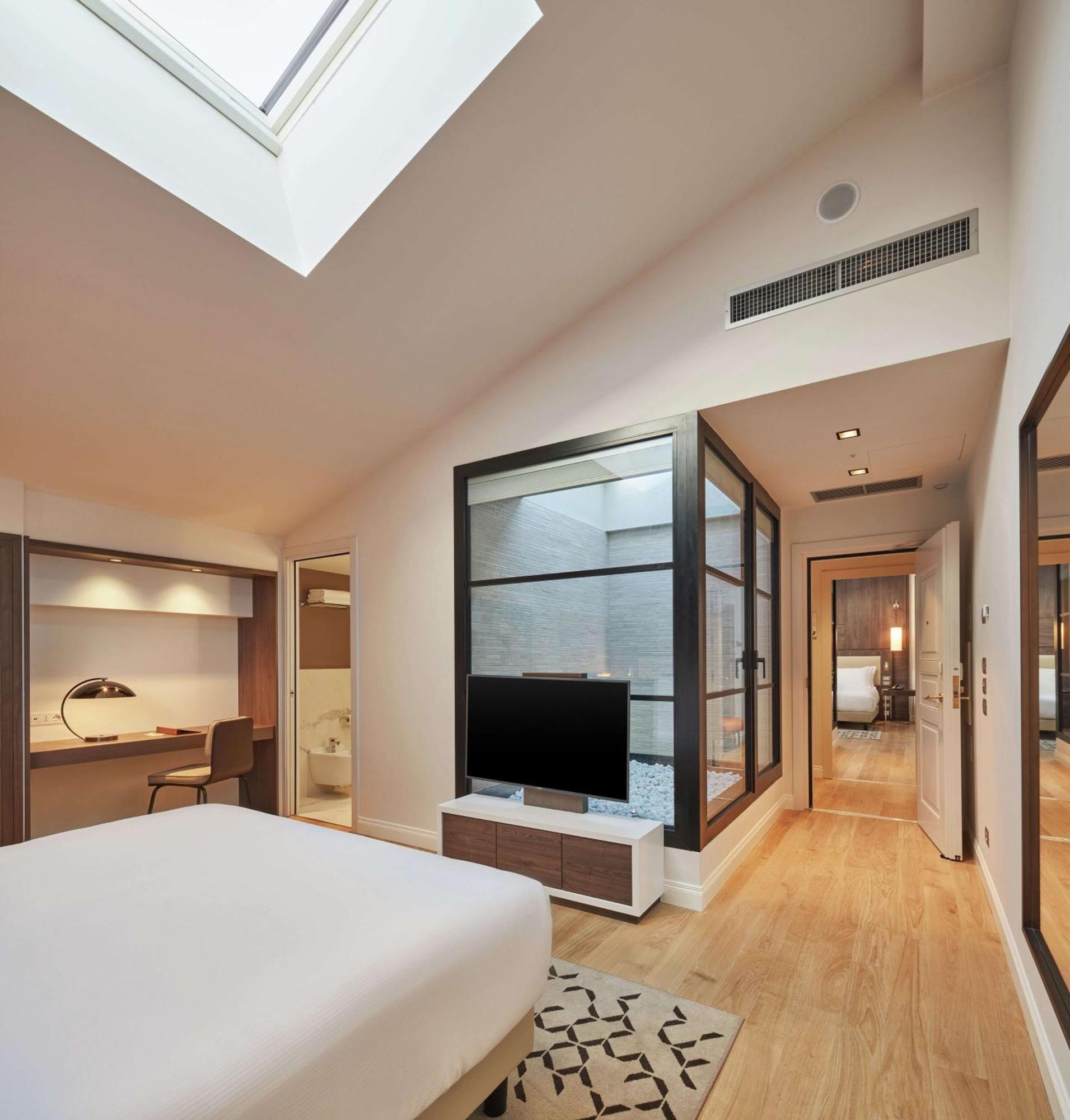 Doubletree By Hilton Trieste Esterno foto