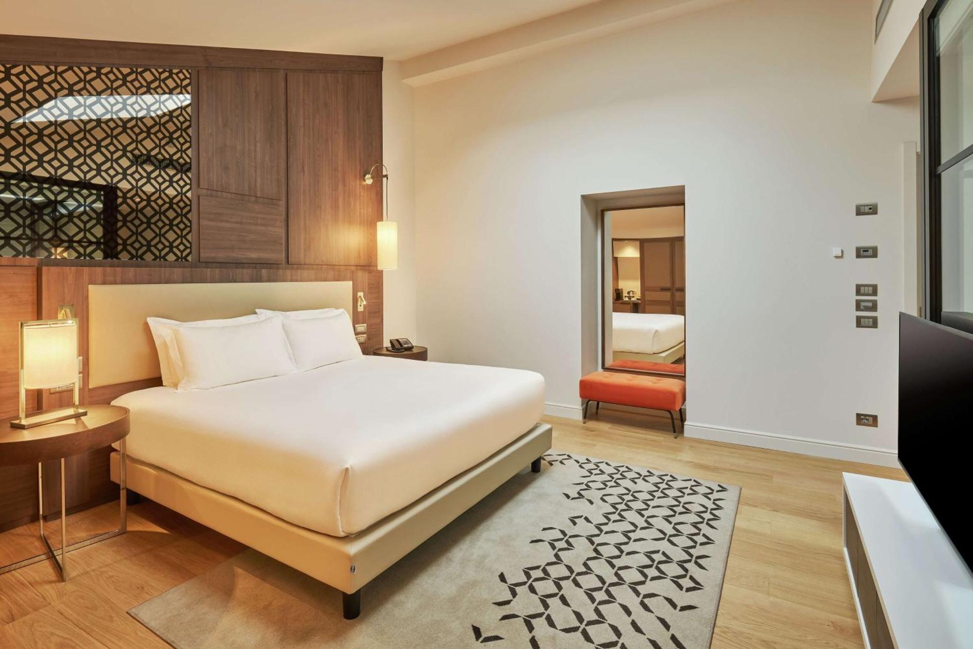 Doubletree By Hilton Trieste Esterno foto