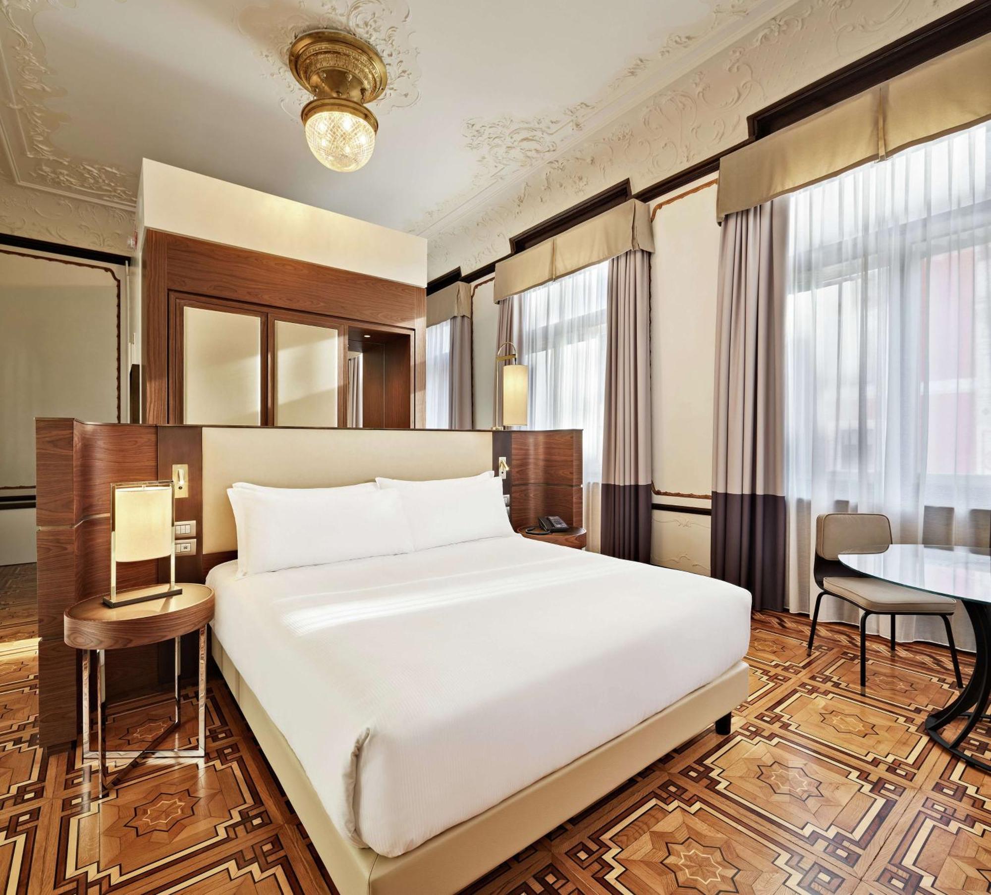 Doubletree By Hilton Trieste Esterno foto