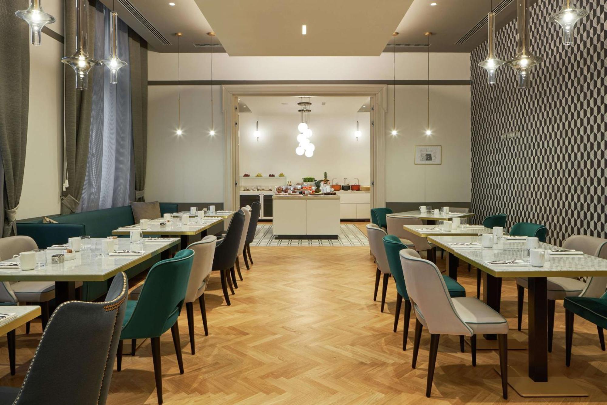 Doubletree By Hilton Trieste Esterno foto