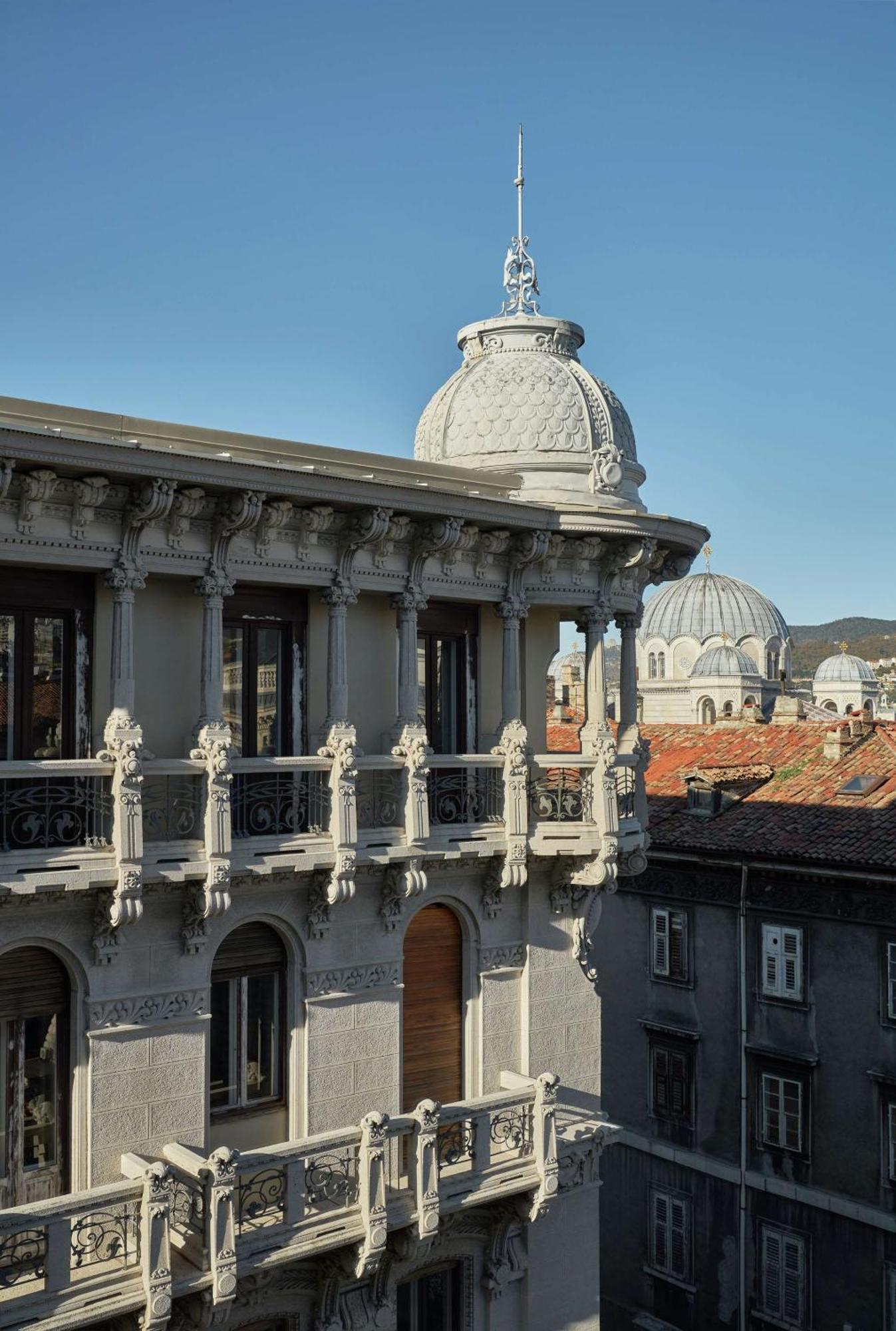 Doubletree By Hilton Trieste Esterno foto