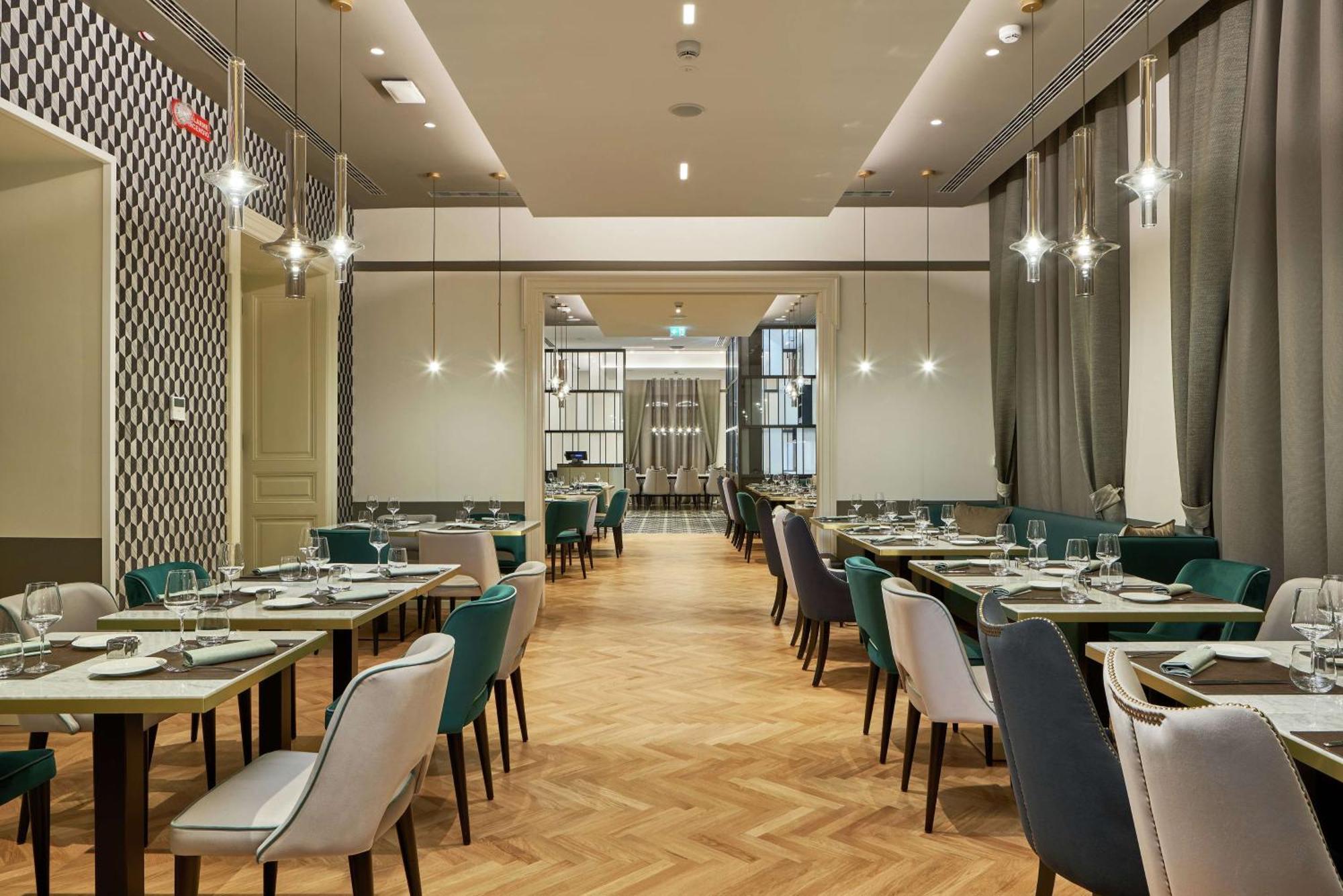 Doubletree By Hilton Trieste Esterno foto