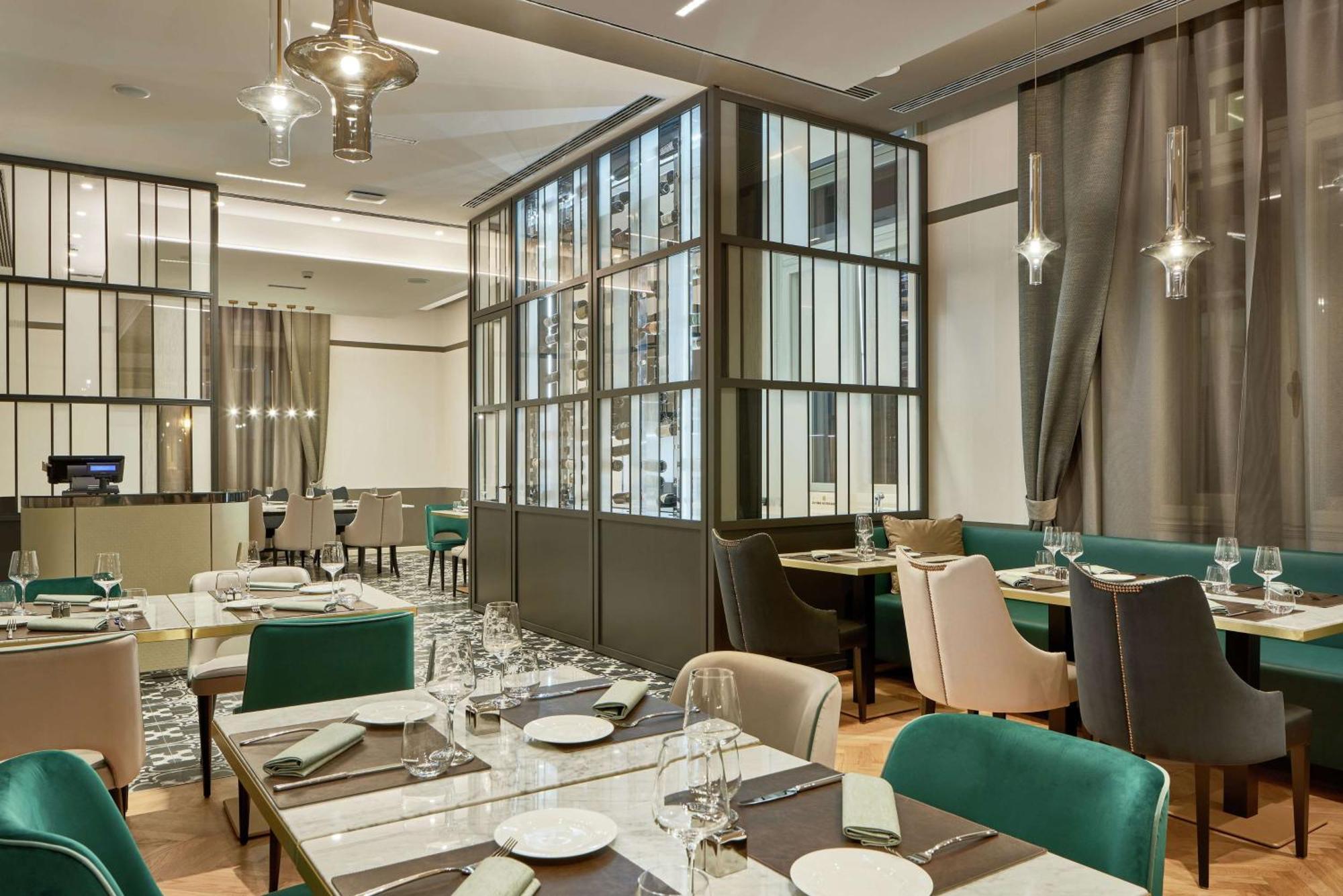Doubletree By Hilton Trieste Esterno foto
