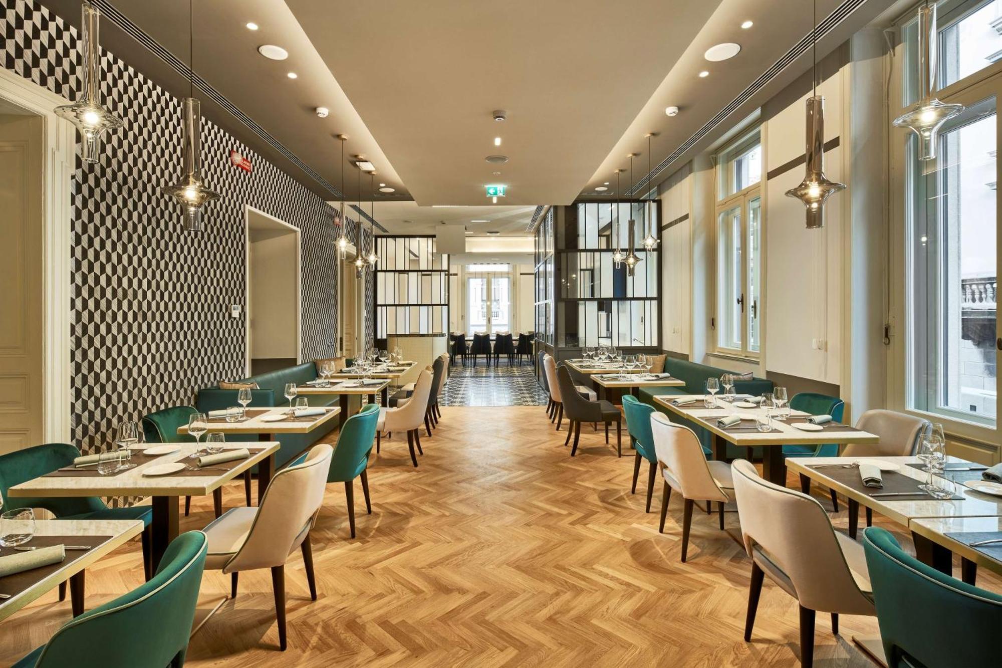 Doubletree By Hilton Trieste Esterno foto