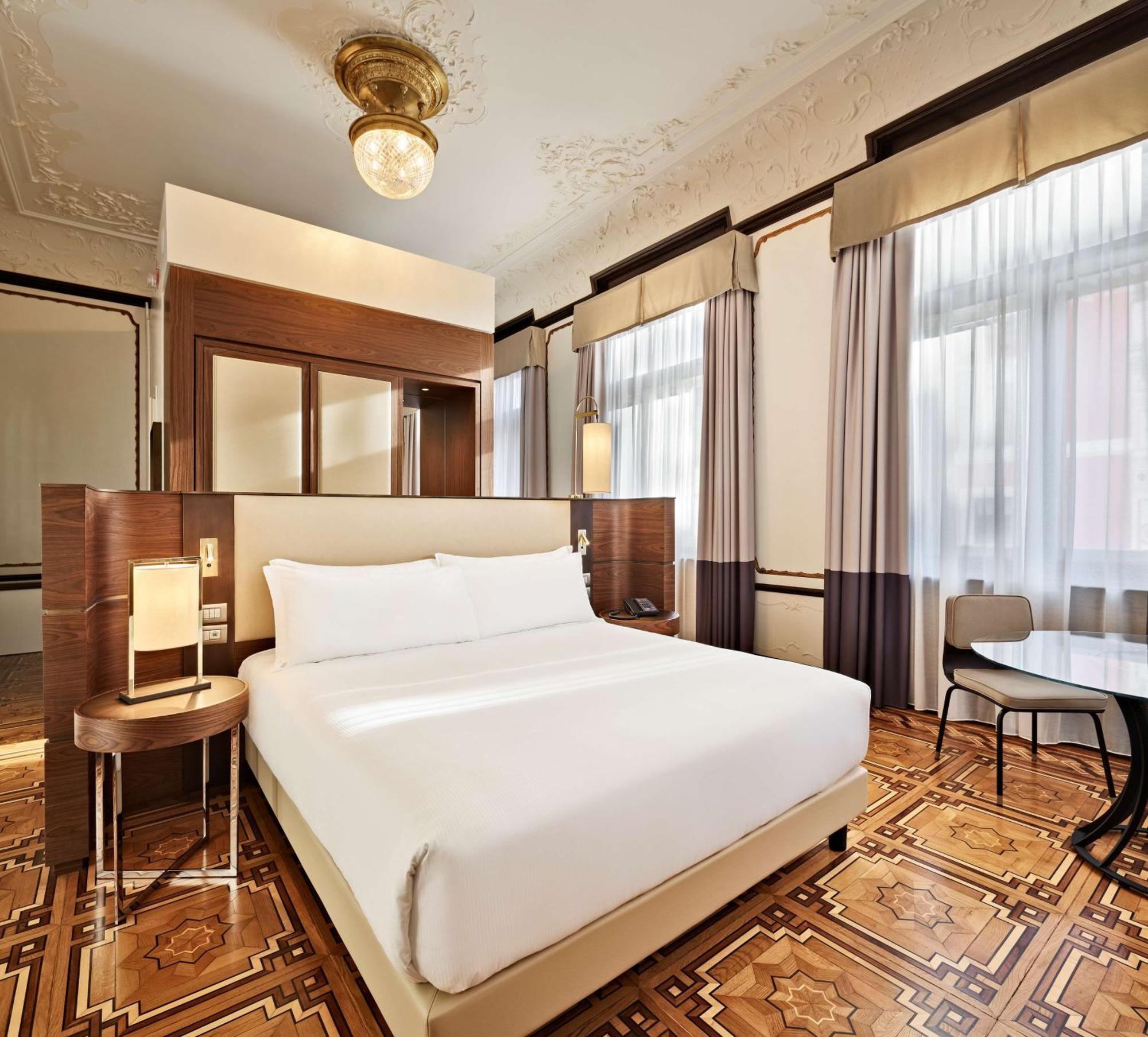Doubletree By Hilton Trieste Esterno foto
