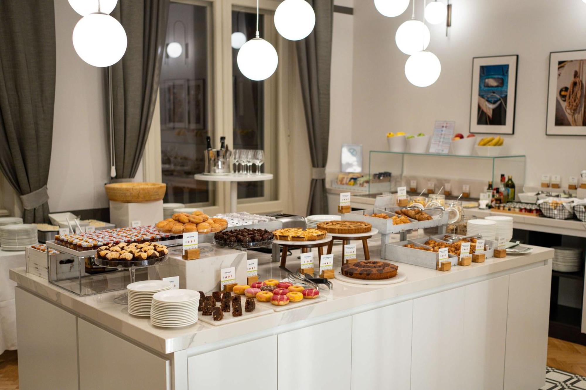 Doubletree By Hilton Trieste Esterno foto