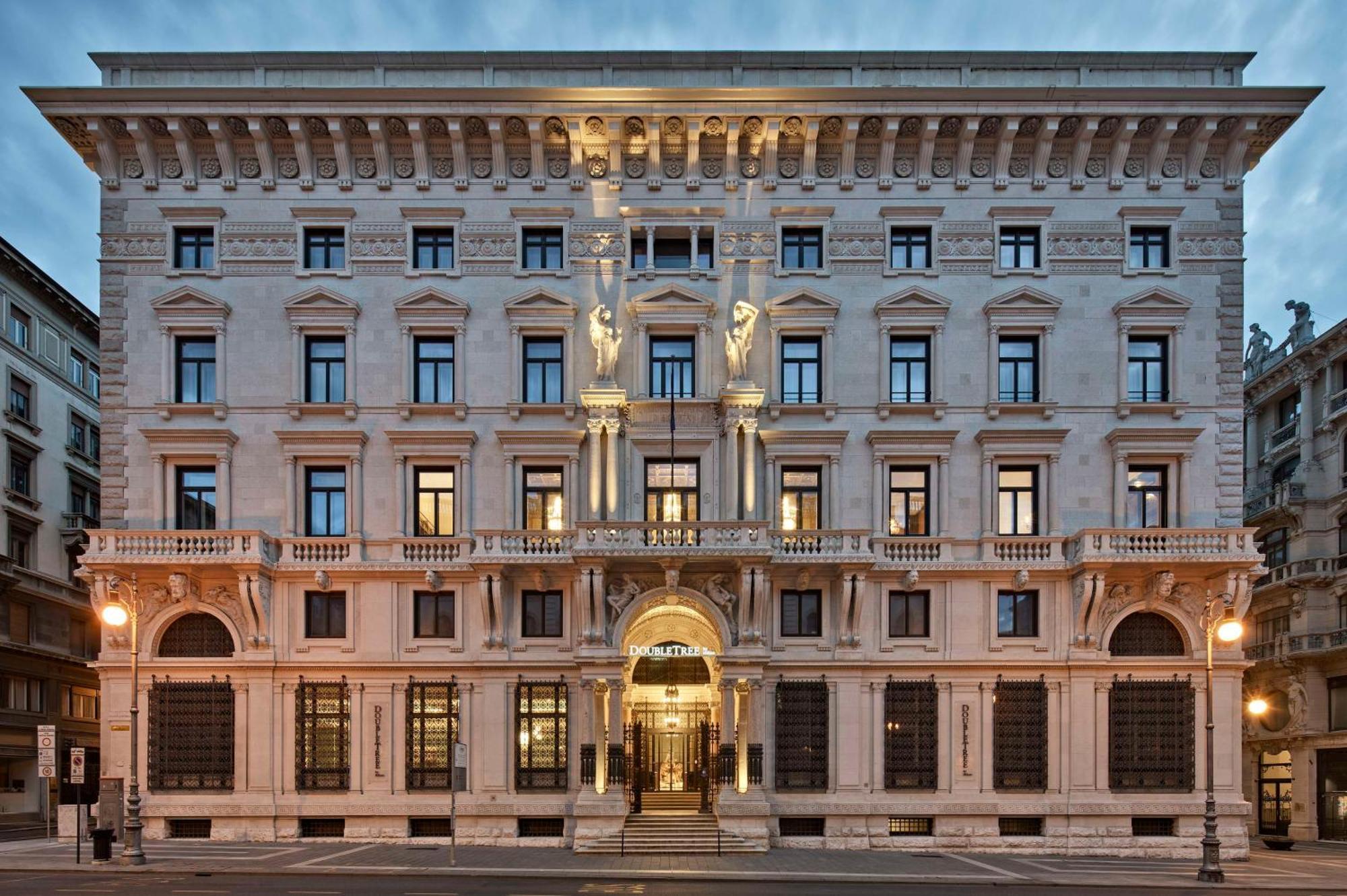 Doubletree By Hilton Trieste Esterno foto